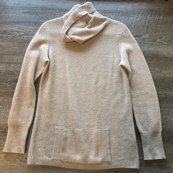 Sweaters - Turtleneck Knit Sweater